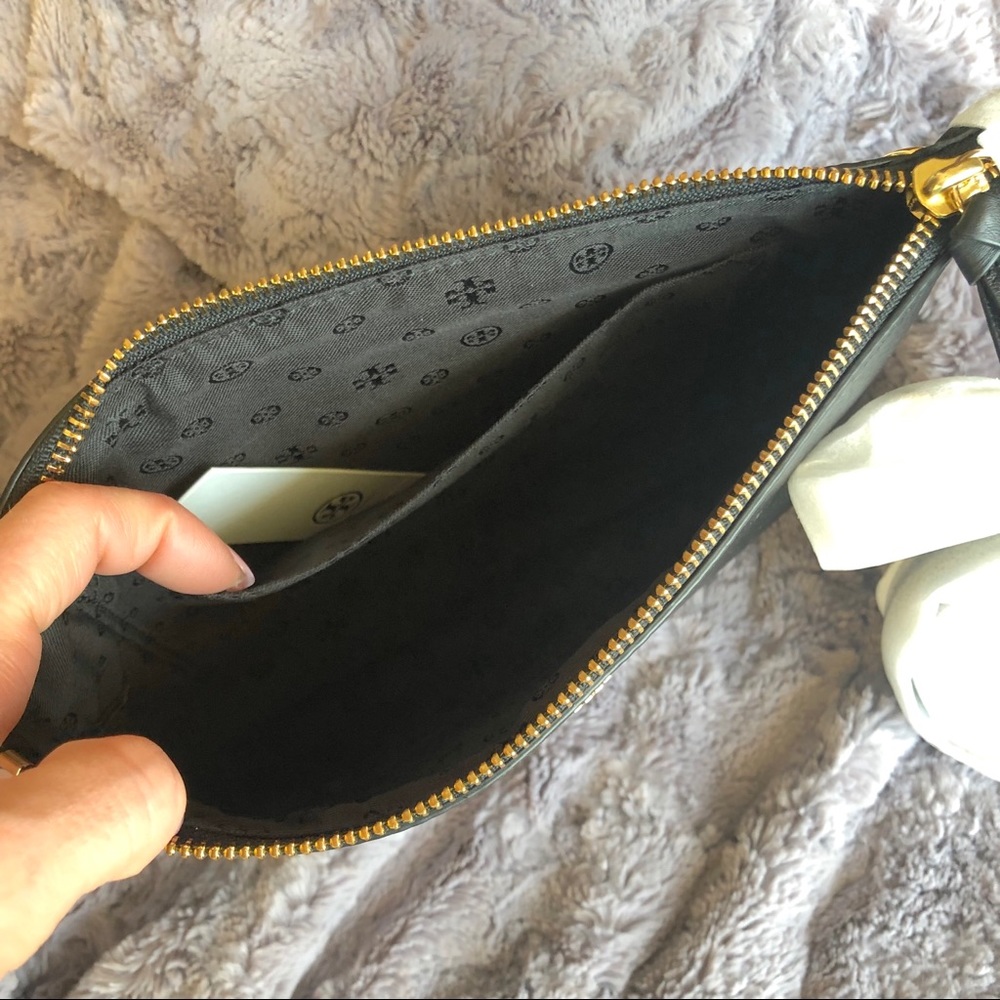 SALE🥳Tory Burch black leather tassel crossbody - Picture 6 of 8